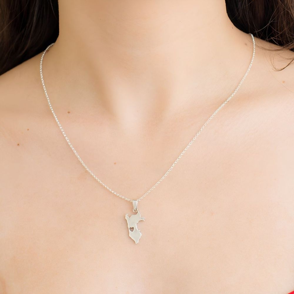 Collar_Mapa_Peru_con_Corazon_Plata_950_5.jpg