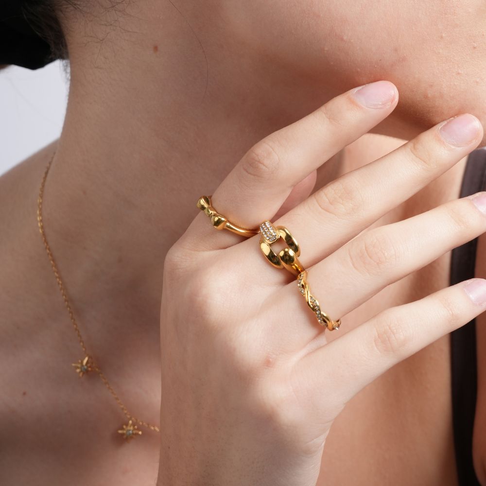 ¿Cómo saber tu talla de anillo? Guía rápida para medir tu dedo en casa