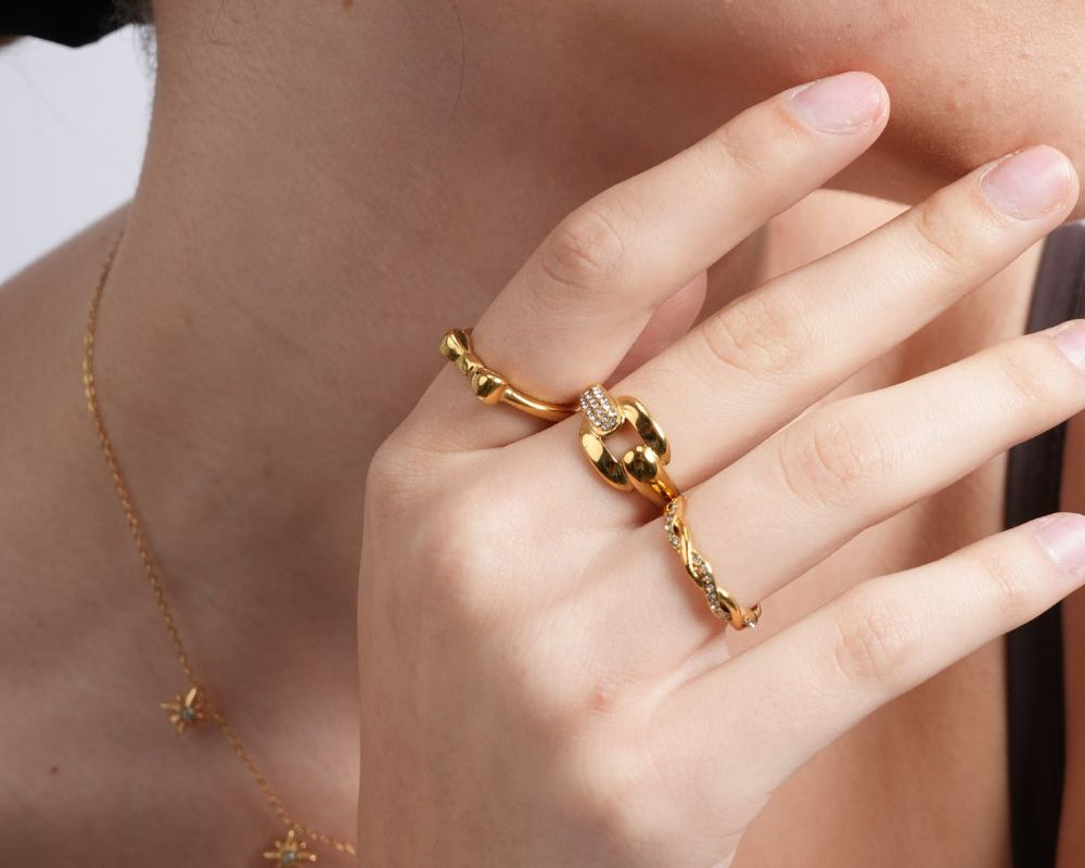 ¿Cómo saber tu talla de anillo? Guía rápida para medir tu dedo en casa