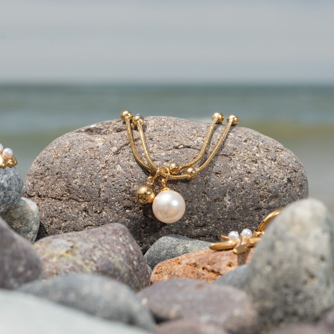 Joyas para Verano: Brillo, Resistencia y Estilo Bajo el Sol