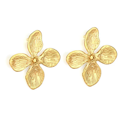 Aretes para mujer tipo aro liso bold en dorado. Joyas waterproof de estilo urbano moderno, resistentes al agua y de gran impacto visual femenino y elegante.
