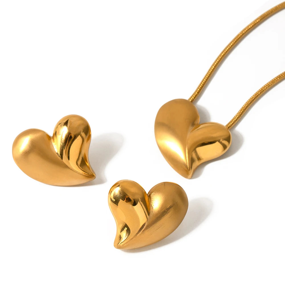 AZZIA-Set_de_collar_y_aretes_corazon_grande_chunky_waterproof_1.webp
