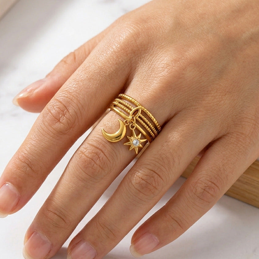 Anillo con dijes de luna y estrella - AZIA JOYERIA 