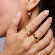 Anillo Eternity Colorful Waterproof: Elegancia y resistencia en un anillo talla 7 ideal para momentos únicos. Joyas que combinan sofisticación y estilo.