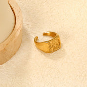 Anillo Gold Chuncky Waterproof en Azzia joyería