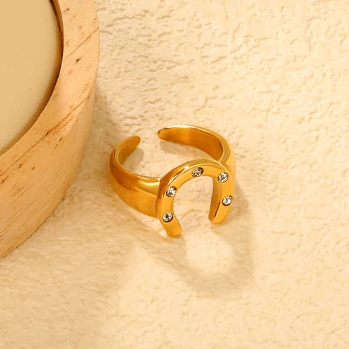 Anillo para mujer Celestial Deluxe con detalles brillantes que aportan un toque moderno y sofisticado. Joya waterproof brillante, resistente al agua.