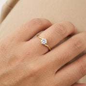 Anillo con significado especial, es elegante y sofisticado - AZZIA JOYERIA 
