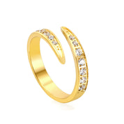 Anillo Tracy Waterproof en acero 316L enchapado en oro 18k: no se oxida, no pierde el color. Waterproof e hipoalergénico. Envío a todo el Perú. ✨
