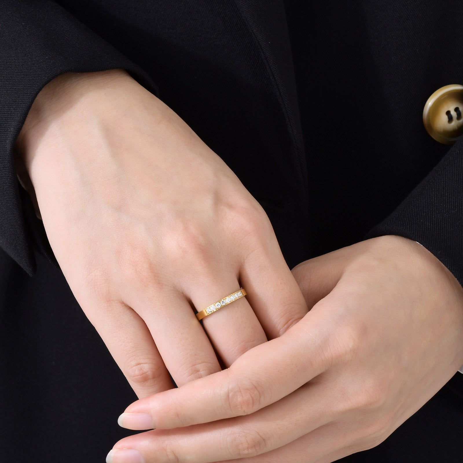 Anillo Clásico Circones Waterproof - Joya en acero inoxidable enchapado en oro 18k - D'Merys