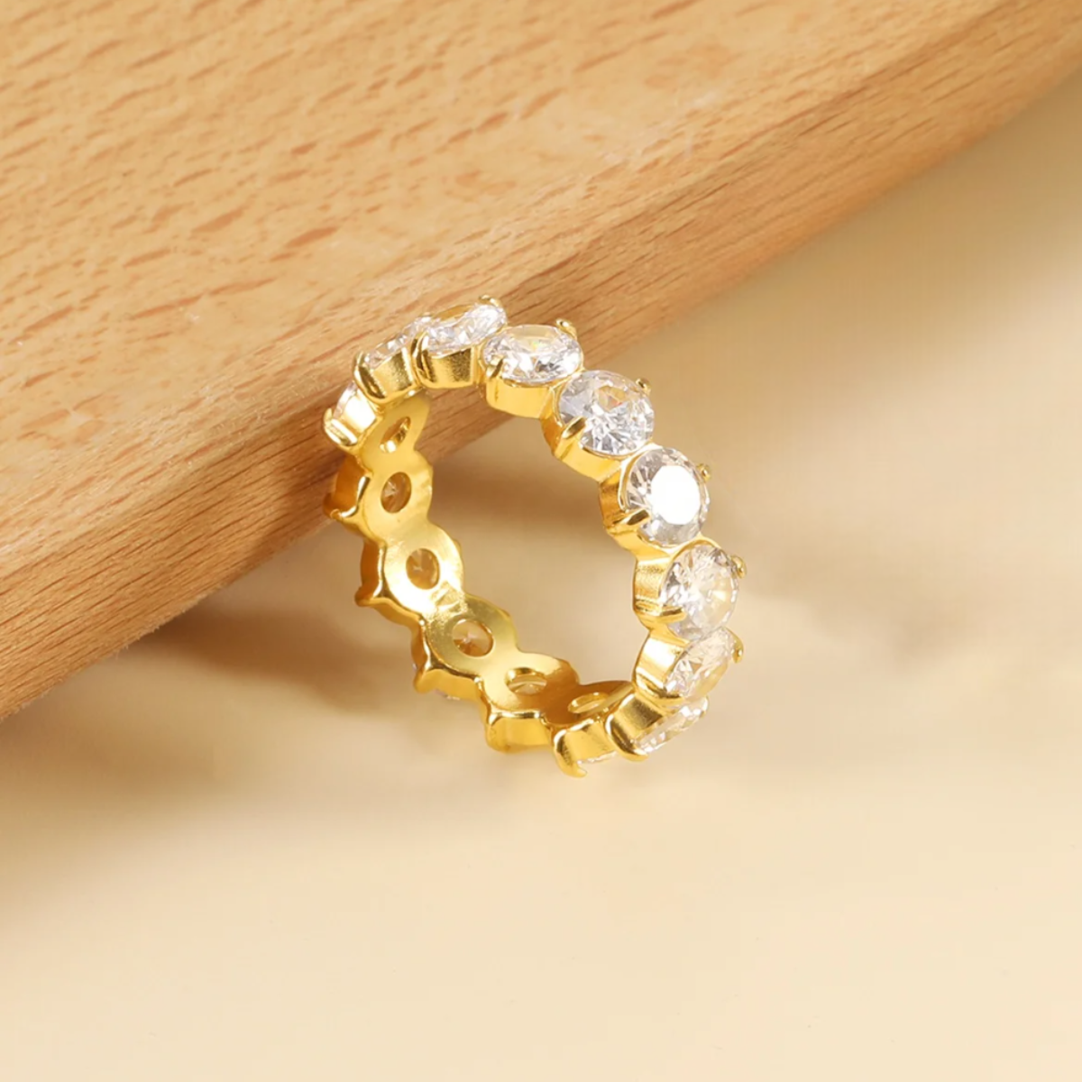 Anillo Corona Circones Waterproof - Joya en acero inoxidable enchapado en oro 18k - D'Merys