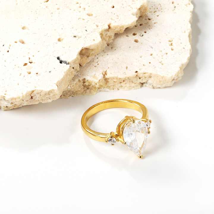 Anillo Promesa Duquesa Waterproof - Joya en acero inoxidable enchapado en oro 18k - D'Merys