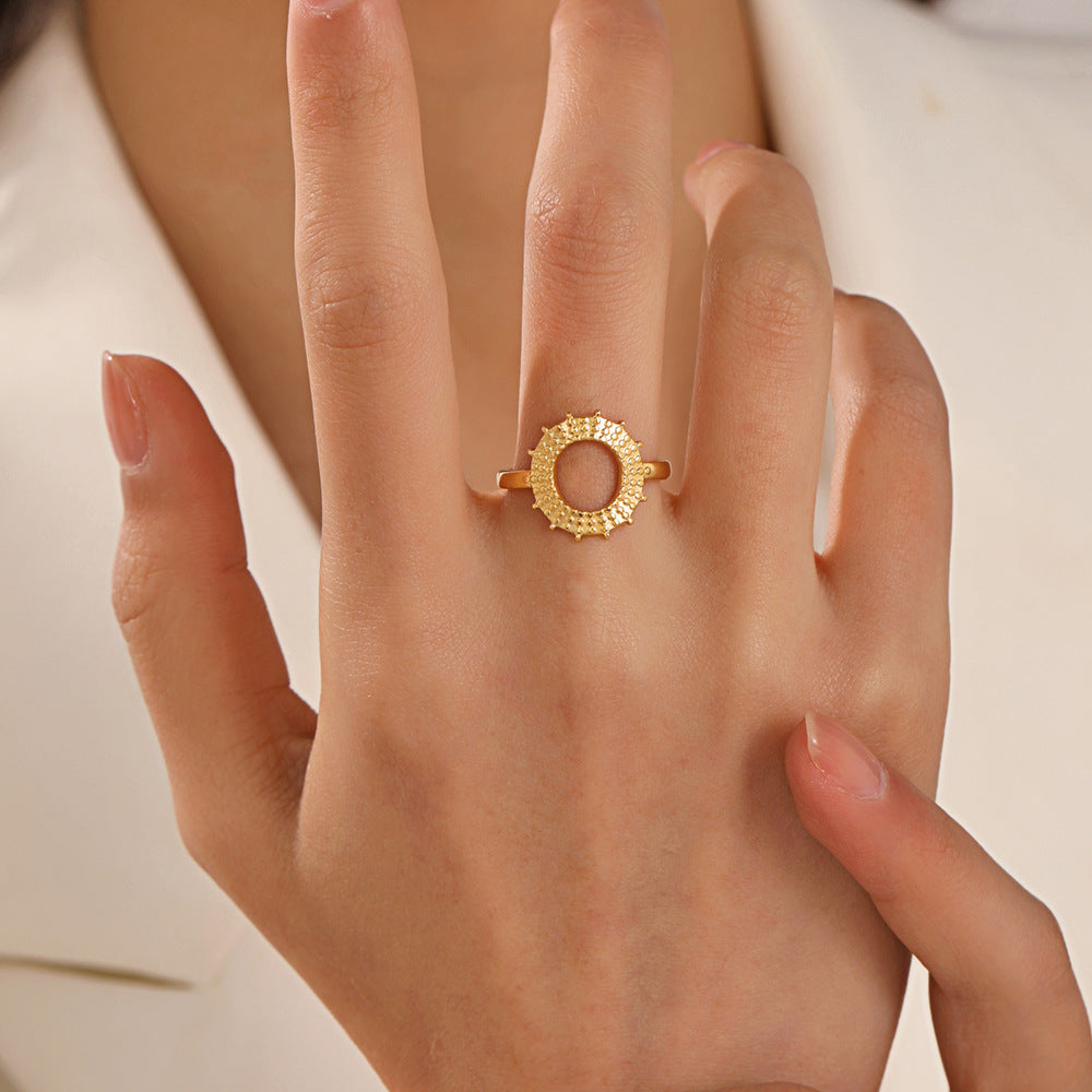 Anillo Sol Creciente Waterproof - Joya en acero inoxidable enchapado en oro 18k - D'Merys