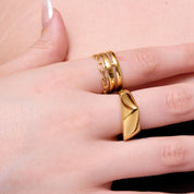 Anillo Triple Cadena Regulable Waterproof - Joya en acero inoxidable enchapado en oro 18k - D'Merys