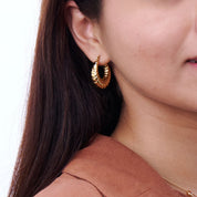 Aretes Carola Waterproof - Joya en acero inoxidable enchapado en oro 18k - D'Merys