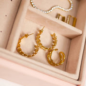 Aretes espiga de acero inoxidable enchapado en oro 18k