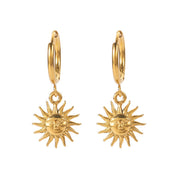 Aretes Sol Radiante Waterproof - Joya en acero inoxidable enchapado en oro 18k - D'Merys