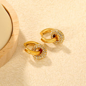 Las Argollas con Microcircones Waterproof es perfecto para cualquier ocasión, atemporal, elegante. Joyas de acero inoxidable para mujer. 