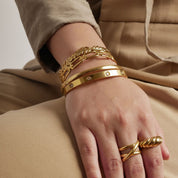 Brazalete Puñera Luces Waterproof: Acero 316L Oro 18k | Azzia - dorado