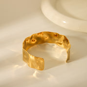 Brazalete Delfina Waterproof - Joya en acero inoxidable enchapado en oro 18k - Azzia joyería