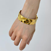 Brazalete Delfina Waterproof - Joya en acero inoxidable enchapado en oro 18k - Azzia joyería