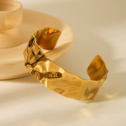 Brazalete Delfina Waterproof - Joya en acero inoxidable enchapado en oro 18k - Azzia joyería