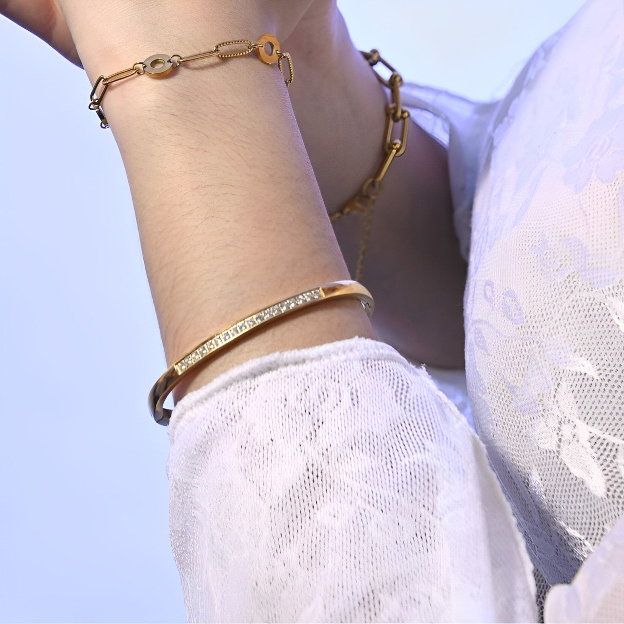 Brazalete Puñera Circones Waterproof - Joya en acero inoxidable enchapado en oro 18k - D'Merys