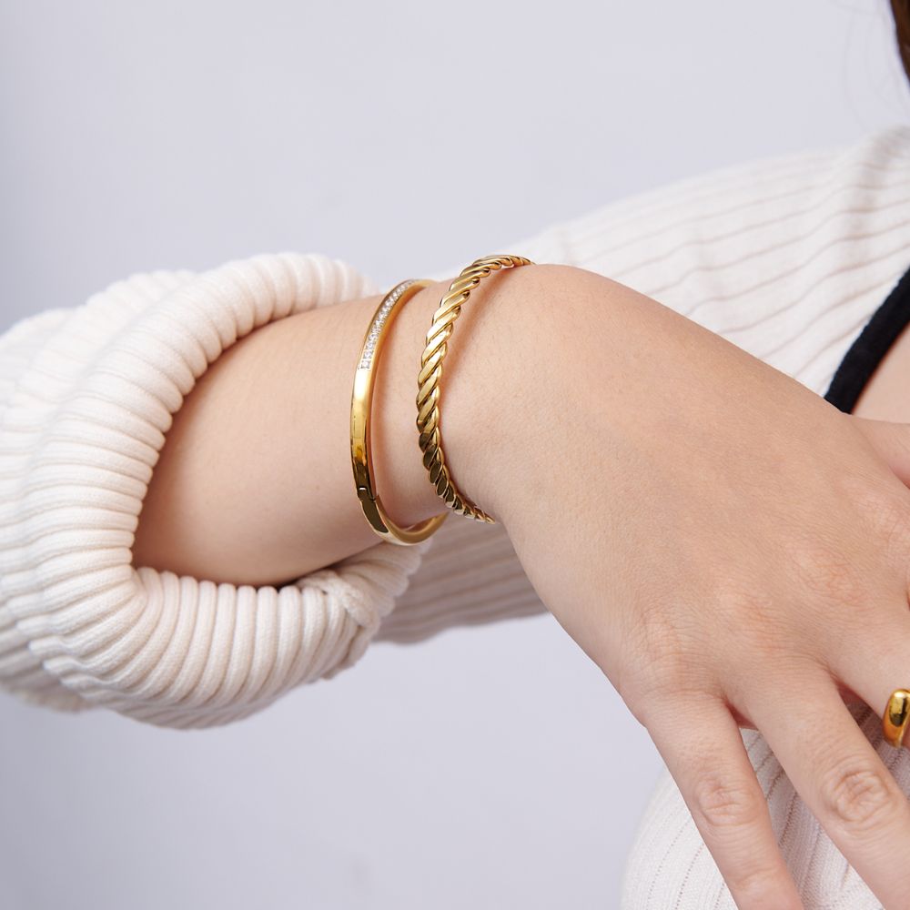 Brazalete Puñera Trenzada Waterproof - Joya en acero inoxidable enchapado en oro 18k - Azzia joyería