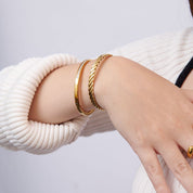 Brazalete Puñera Trenzada Waterproof - Joya en acero inoxidable enchapado en oro 18k - Azzia joyería
