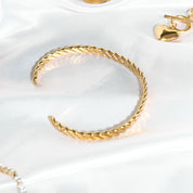 Brazalete Puñera Trenzada Waterproof - Joya en acero inoxidable enchapado en oro 18k - Azzia joyería