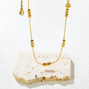 Collar minimalista dorado femenino, joya waterproof que no se despinta ni pierde color - Azzia
