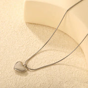 Collar Corazón elegante para toda mujer.Joya waterproof de lujo accesible, brillante y resistente al agua, ideal para toda ocasión y elegante.