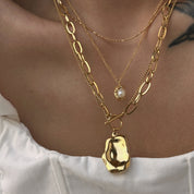 Collar Doble Ícaro Dorado Waterproof - Joya en acero inoxidable enchapado en oro 18k - Azzia joyería