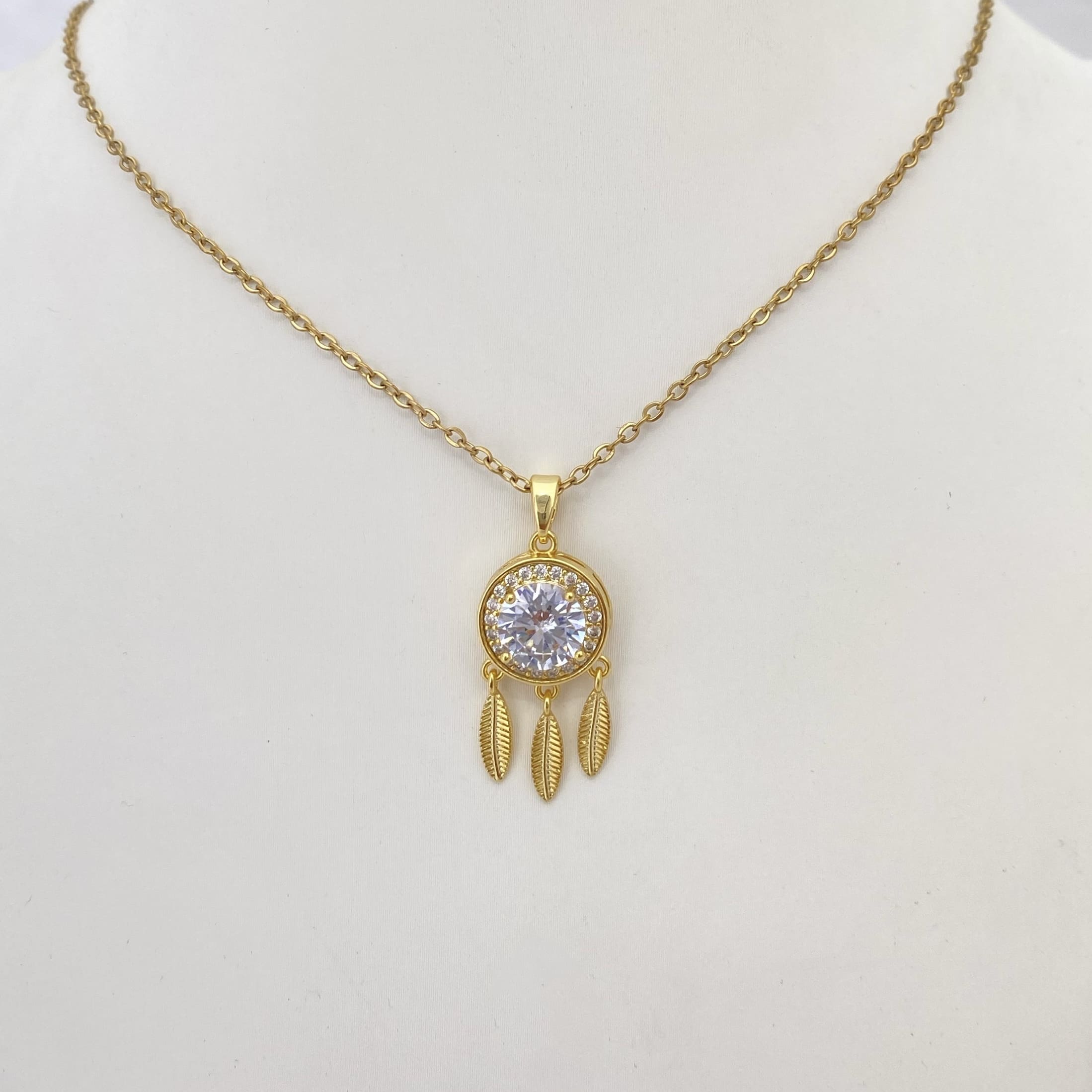 Collar Atrapasueños con Circón Luxury - Joya en acero inoxidable enchapado en oro 18k - Azzia joyería