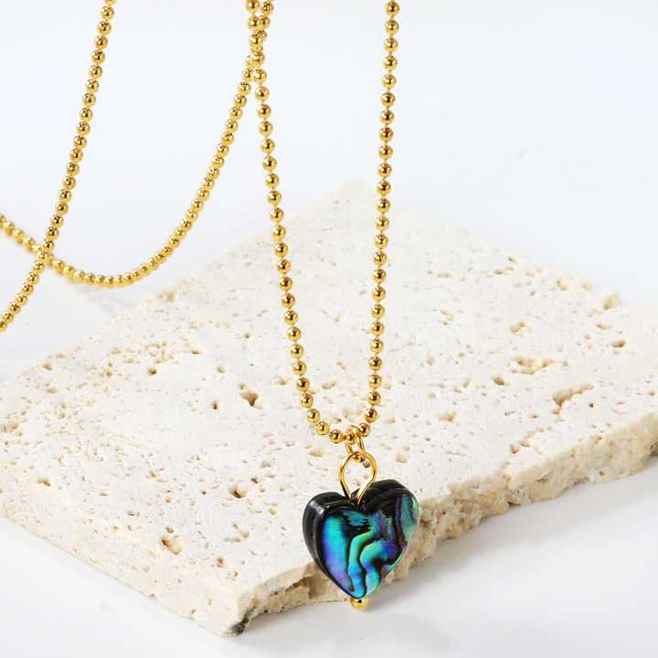 Collar Avalon Corazón Piedra Waterproof - Joya en acero inoxidable enchapado en oro 18k - Azzia joyería