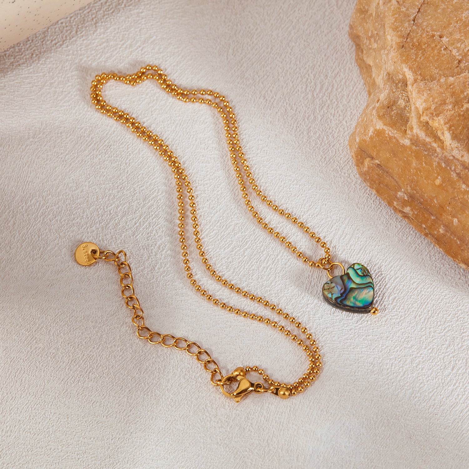 Collar Avalon Corazón Piedra Waterproof - Joya en acero inoxidable enchapado en oro 18k - Azzia joyería