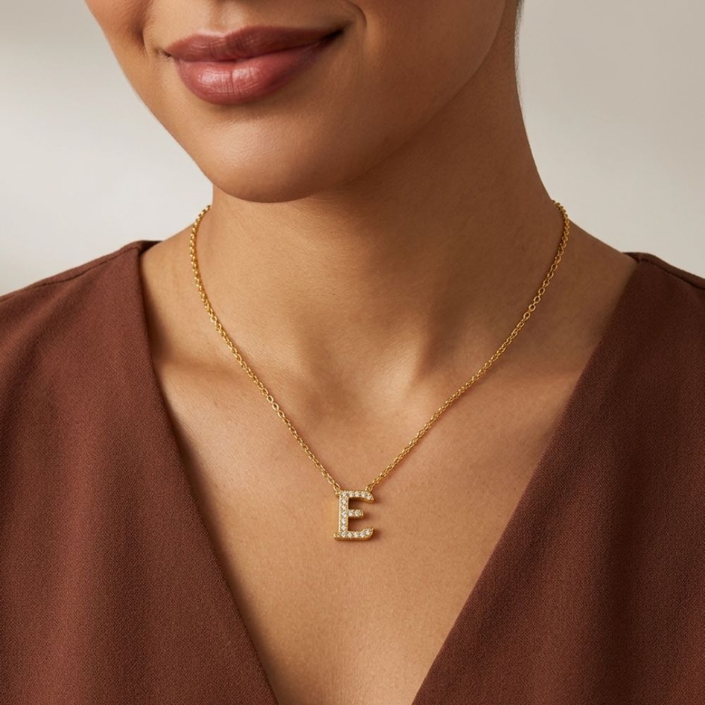Collar Inicial Letra Waterproof - Joya en acero inoxidable enchapado en oro 18k - Azzia