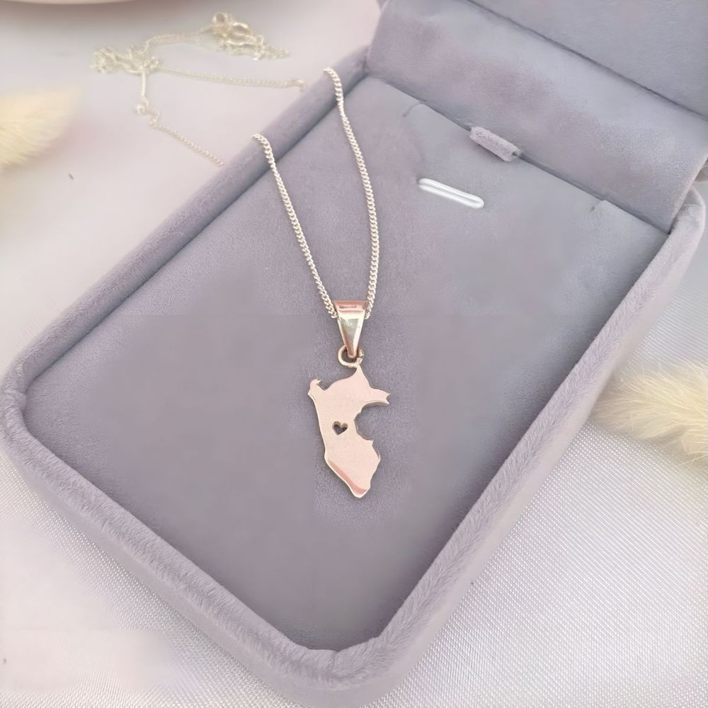 Collar Mapa Perú con Corazón Plata 950