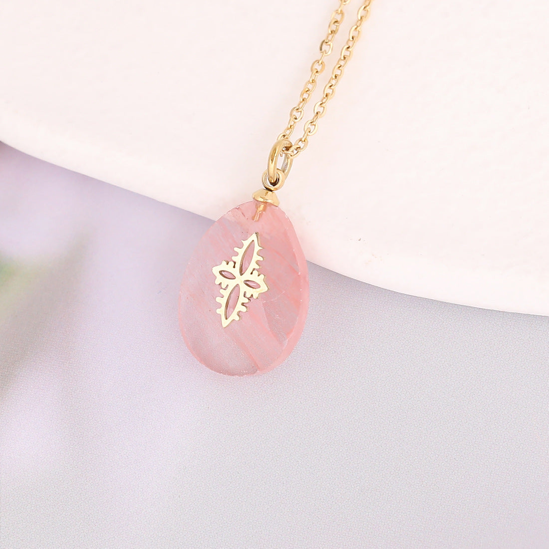 Collar Medalla Celestial Waterproof - Joya en acero inoxidable enchapado en oro 18k - D'Merys
