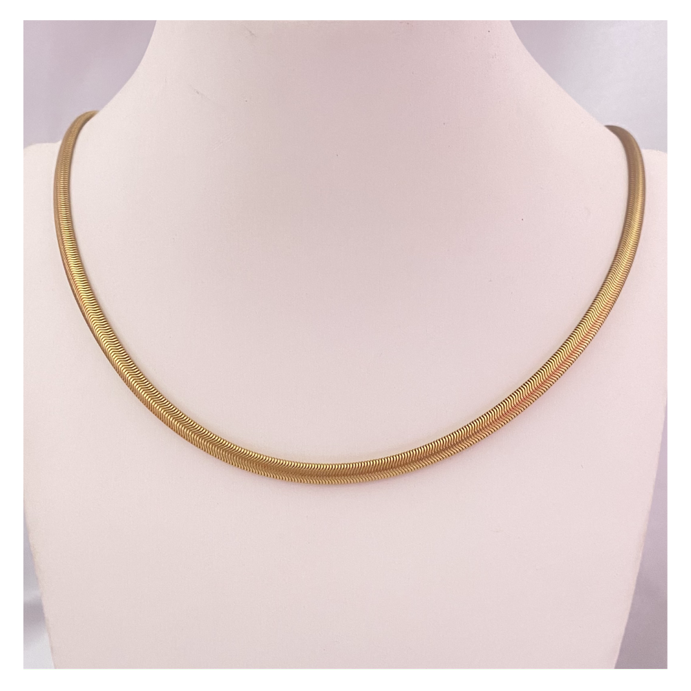 detalle collar snake oval waterproof acabado brillante