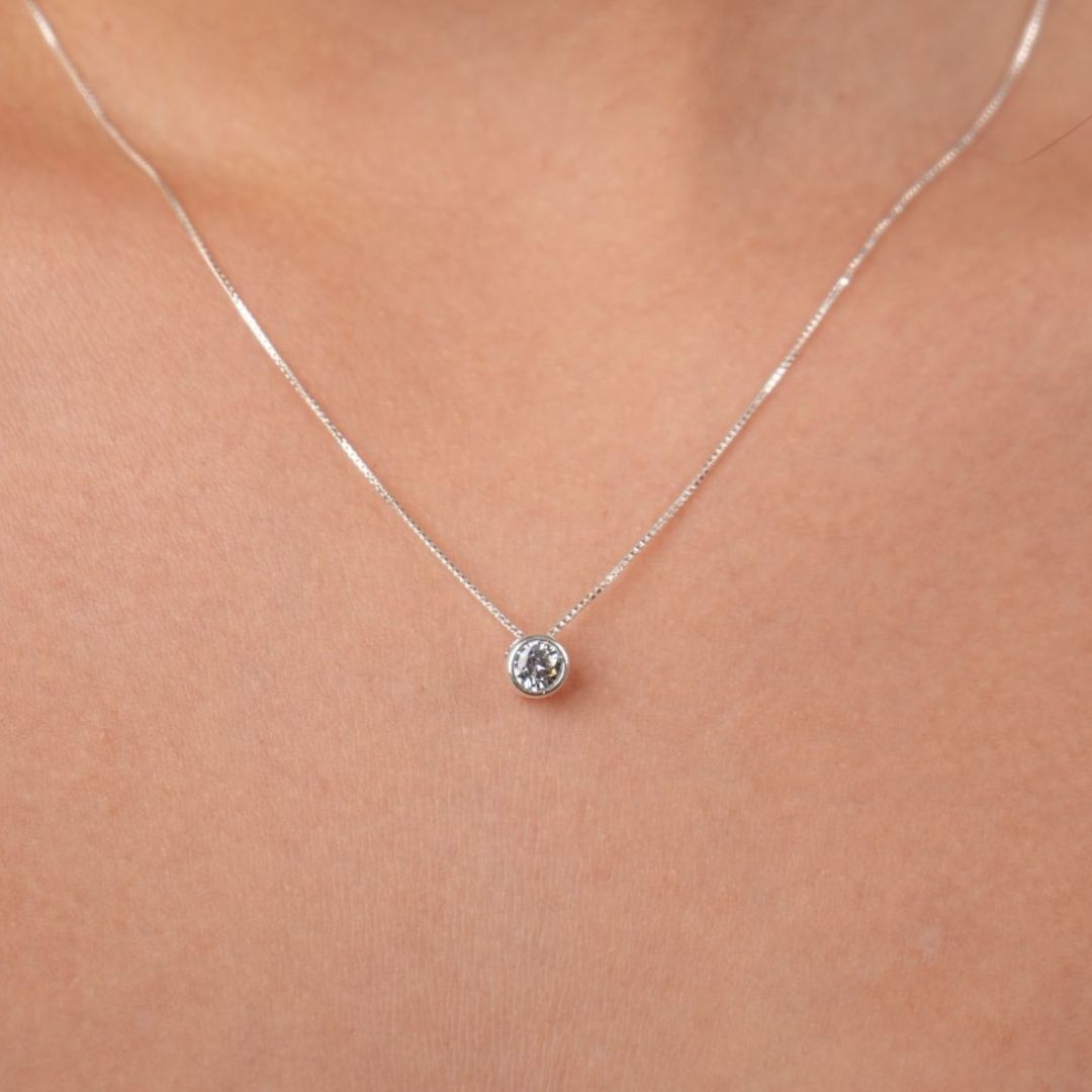 Set de Collar y Aretes Punto De Luz Plata 925