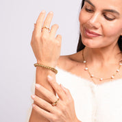 Pulsera para mujer tipo cadena eslabón, joya waterproof de diseño moderno en dorado. Perfecta para cualquier ocasión y resistente al agua ¡Imperdible!