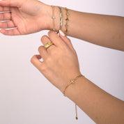 Pulsera Cruz Eslabones Waterproof en acero 316L enchapado en oro 18k: no se oxida, no pierde el color. Waterproof e hipoalergénico. Envío a todo el Perú.