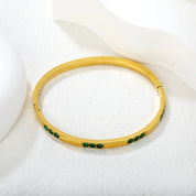Pulsera con piedras verdes, elegante y delicada - AZZIA JOYERIA 