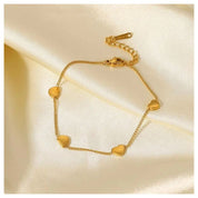 Pulsera Karina Waterproof en acero 316L enchapado en oro 18k: no se oxida, no pierde el color. Waterproof e hipoalergénico. Envío a todo el Perú.