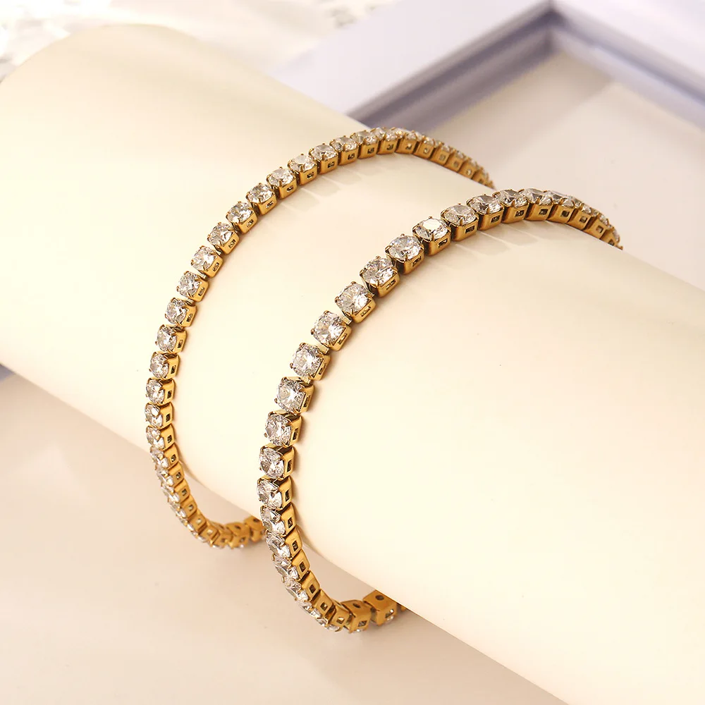 Pulsera Tenis Circones Waterproof en acero 316L enchapado en oro 18k: no se oxida, no pierde el color. Waterproof e hipoalergénico. Envío a todo el Perú.