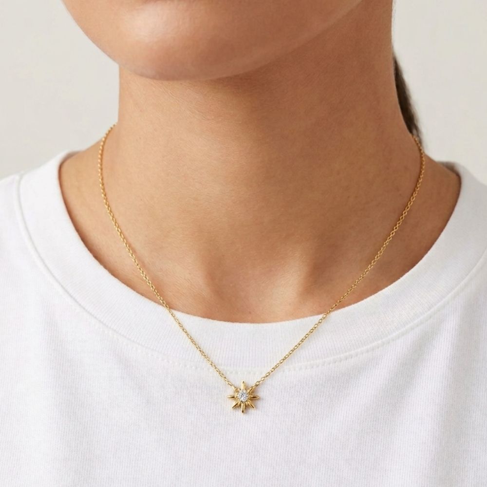 Collar con dije en forma de flor elegante - AZZIA JOYERIA