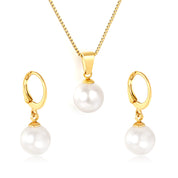 Descubre el set de collar y aretes de perlas minimalistas waterproof, joyas elegantes para un look femenino y fresco. ¡Perfecto para cualquier ocasión! Azzia Joyeria