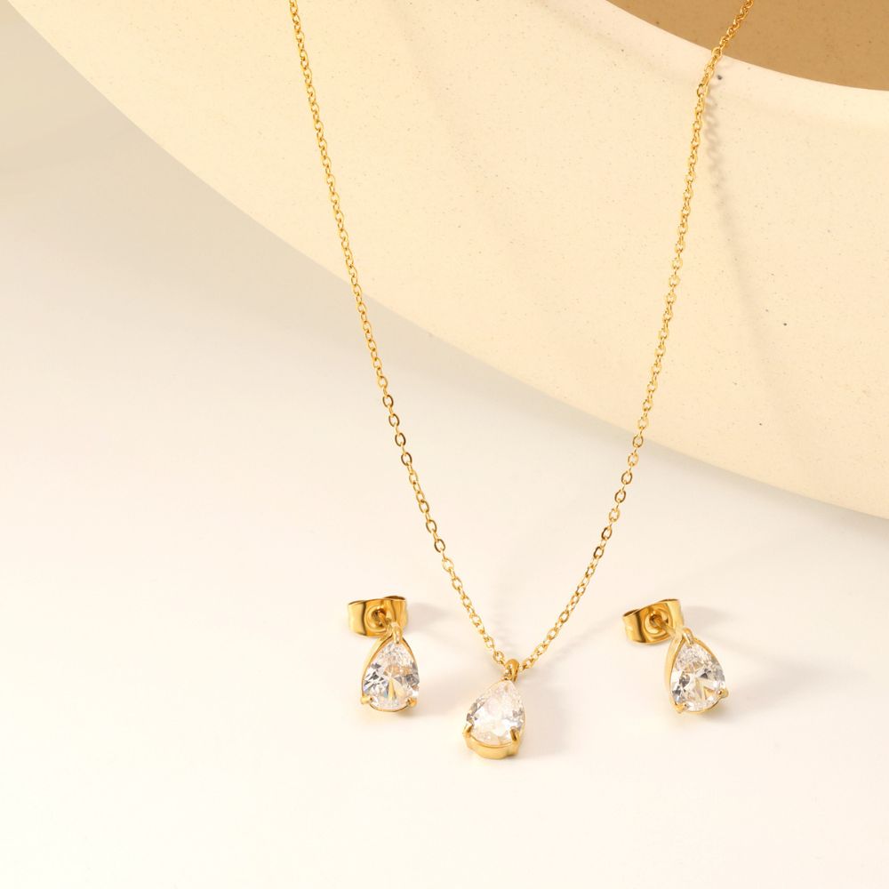 Set de Collar y Aretes Gota Circón