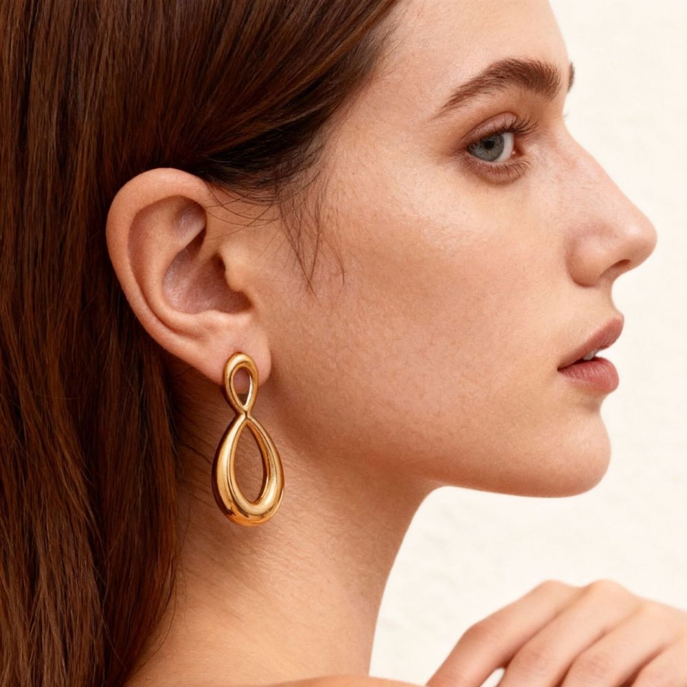 Aretes Valeria Infinito Waterproof: Acero 316L Oro 18k | Azzia