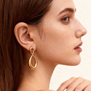 Aretes Valeria Infinito Waterproof: Acero 316L Oro 18k | Azzia